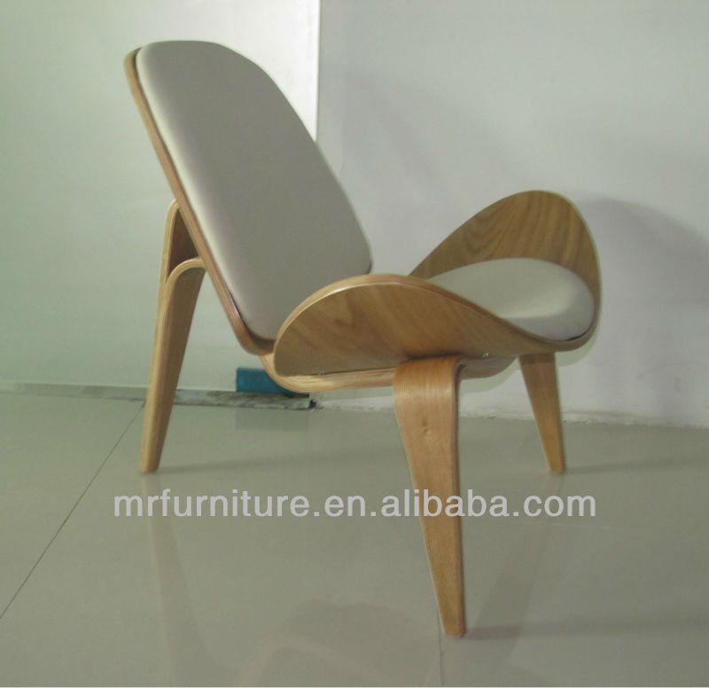 MR-4T0089 Three-Legged Shell Chair